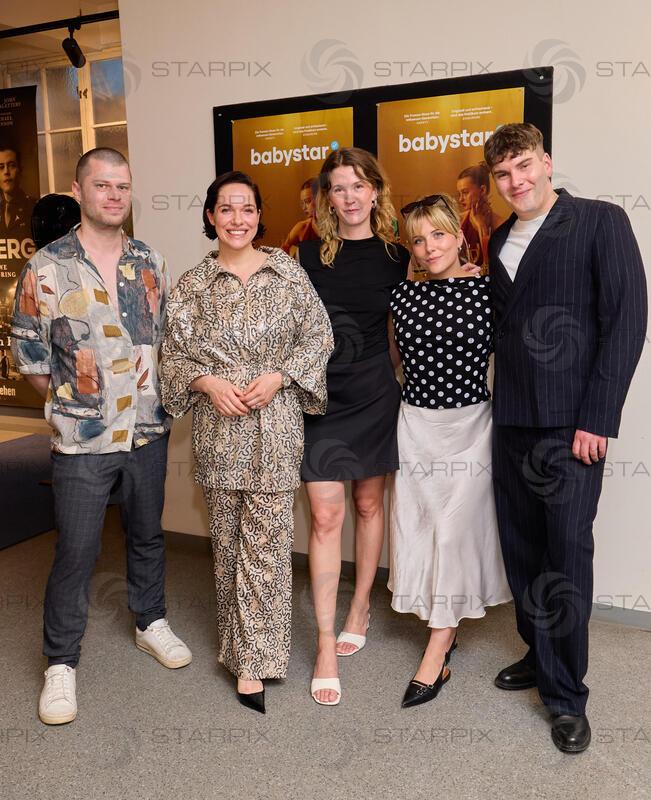 Copyright: Starpix / A. Tuma, 26.05.2026 Wien , Wolfgang PURKHAUSER, Verena ALTENBERGER,  Lotta SCHMELZER,  Lisa  PURTSCHER,   Joscha BONGARD,    Portrait , Kinopremiere von " Babystar " im Votivkino Wien