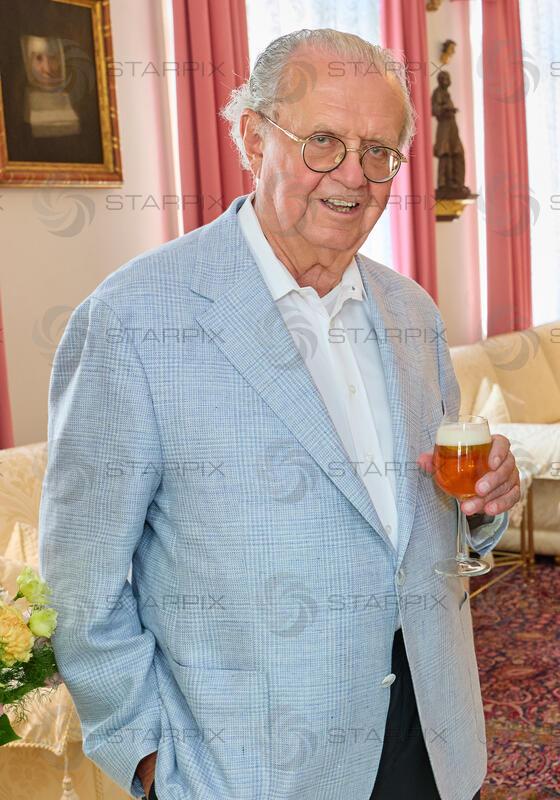 Copyright: Starpix / A. Tuma, 28.05.2026 Wien ,  Hans Peter SPAK,  Portrait ,  Empfang für Familie Kolarik bei Birgit Sarata