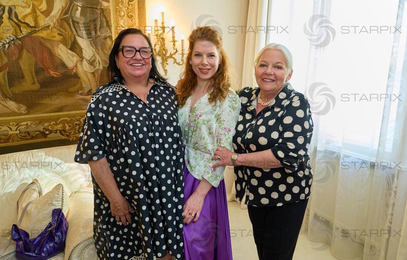 Copyright: Starpix / A. Tuma, 28.05.2026 Wien ,   Maria HAPPEL, Teresa VOGL, Brigitte KREN ,  Empfang für Familie Kolarik bei Birgit Sarata