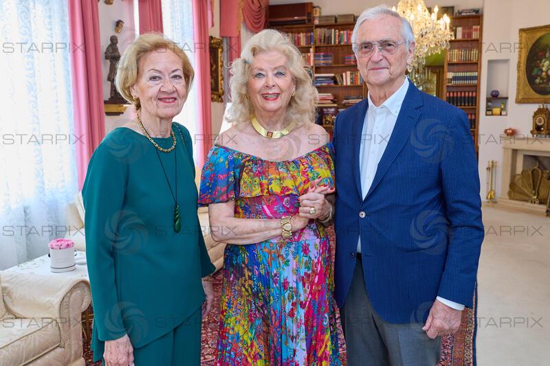 Copyright: Starpix / A. Tuma, 28.05.2026 Wien ,   Hanni und Karl Jan KOLARIK, Birgit SARATA (mitte), Empfang für Familie Kolarik bei Birgit Sarata