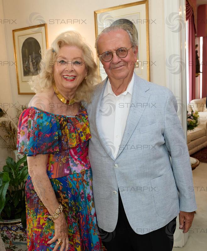Copyright: Starpix / A. Tuma, 28.05.2026 Wien ,    Birgit SARATA , Hans Peter SPAK,   ,  Empfang für Familie Kolarik bei Birgit Sarata