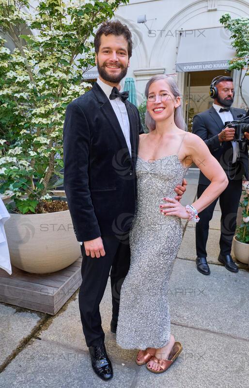 Copyright: Starpix / A. Tuma, 29.05.2026 Wien ,    Aaron KARL und Freundin DORO (Dorothea) ,  Empfang in der Trattoria Martinelli und Red Carpet beim Grand Ballo Italiano im Palais Niederösterreich Wien