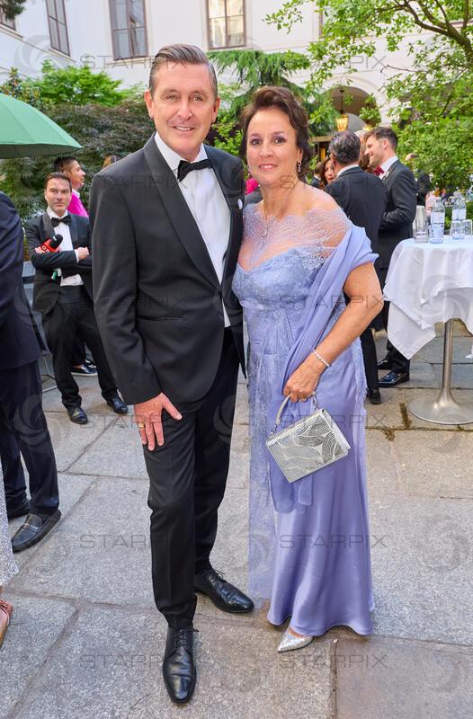 Copyright: Starpix / A. Tuma, 29.05.2026 Wien ,   Sabine und Peter HANKE,   Empfang in der Trattoria Martinelli und Red Carpet beim Grand Ballo Italiano im Palais Niederösterreich Wien