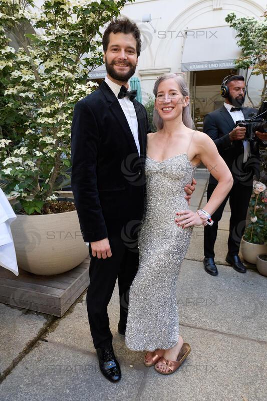 Copyright: Starpix / A. Tuma, 29.05.2026 Wien ,    Aaron KARL und Freundin DORO (Dorothea) ,  Empfang in der Trattoria Martinelli und Red Carpet beim Grand Ballo Italiano im Palais Niederösterreich Wien