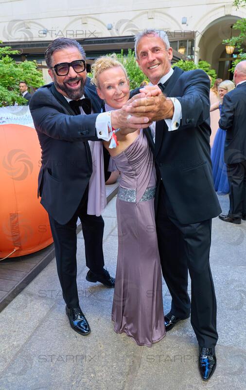 Copyright: Starpix / A. Tuma, 29.05.2026 Wien ,   Mauro MALOBERTI, Michael und Tina KONSEL, Empfang in der Trattoria Martinelli und Red Carpet beim Grand Ballo Italiano im Palais Niederösterreich Wien
