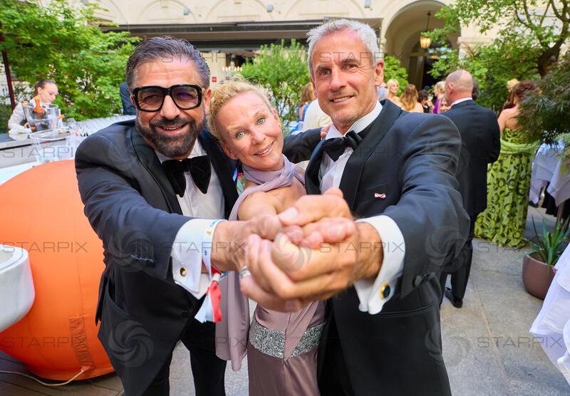 Copyright: Starpix / A. Tuma, 29.05.2026 Wien ,   Mauro MALOBERTI, Michael und Tina KONSEL, Empfang in der Trattoria Martinelli und Red Carpet beim Grand Ballo Italiano im Palais Niederösterreich Wien