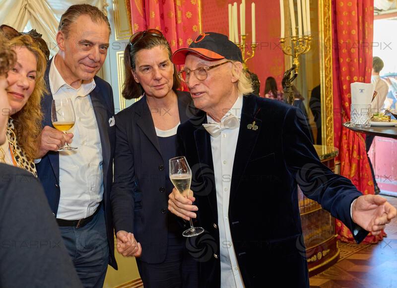 Copyright: Starpix / A. Tuma, 02.06.2026 Wien , Christiane WENCKHEIM mit Mann  Eugen OTTO ,      Otto WAALKES, Ausstellungseröffnung und Empfang zu „Otto meets Albertina“ in der Albertina Wien
