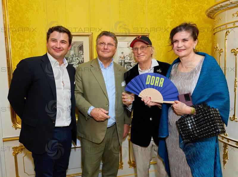 Copyright: Starpix / A. Tuma, 02.06.2026 Wien ,  Michael und Vater Karl Heinz STRAUSS ,   Otto WAALKES, Christa FÜRNKRANZ, Ausstellungseröffnung und Empfang zu „Otto meets Albertina“ in der Albertina Wien