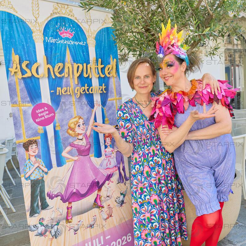 Copyright: Starpix / A. Tuma, 08.06.2026 Wien ,   Nina BLUM,  Gudrun NIKODEM EICHENHARDT ( Nikodem-Eichenhardt) , Pressekonferenz zu "Aschenputtel neu getanzt ", Märchensommer Nierösterreich  Schloss Poysdorf, im Restaurant Ellas Wien