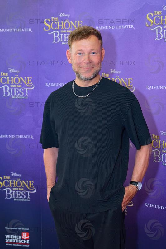 Copyright: Starpix / A. Tuma, 09.06.2026 Wien , Mathias SCHLUNG, ,  Portrait,      Präsentation des Cast zur Neuinszenierung von " Die Schöne und das Biest " im Raimundtheater Wien - Fototermin