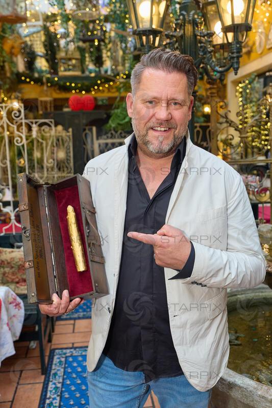 Copyright: Starpix / A. Tuma, 10.06.2026 Deutsch Wagram, Johann Philipp (Johan -Philipp) SPIEGELFELD, Portrait,  Verleihung des Goldenen Spargel 2026 im Marchfelderhof 