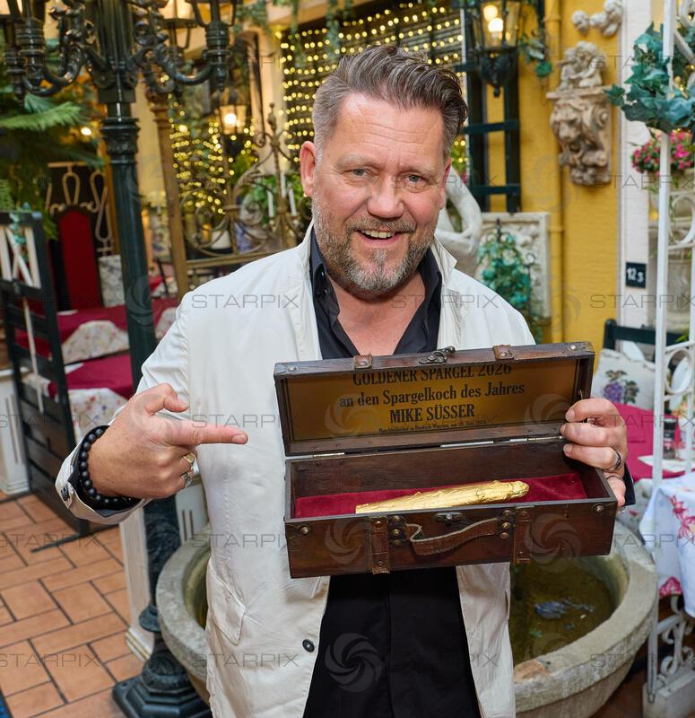 Copyright: Starpix / A. Tuma, 10.06.2026 Deutsch Wagram, Mike SÜSSER, mit Auszeichnung, Verleihung des Goldenen Spargel 2026 im Marchfelderhof 