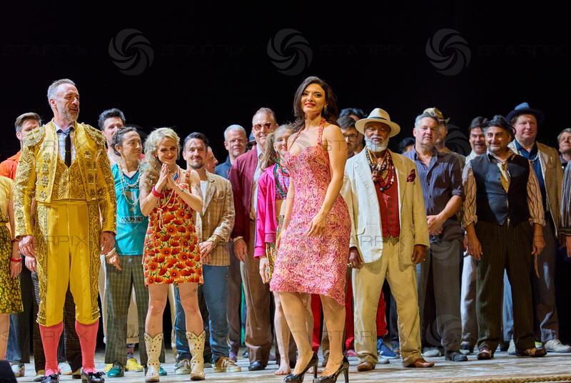 Copyright: Starpix / A. Tuma, 11.06.2026 Wien ,  Anna BONDARENKO, Christian Van Horn (Escamillo),  Elmina HASAN ( Carmen)  ,  ,    Opern Aufführung "Carmen U27" nur für Besucher unter 27 Jahre - Wiener Staatsoper