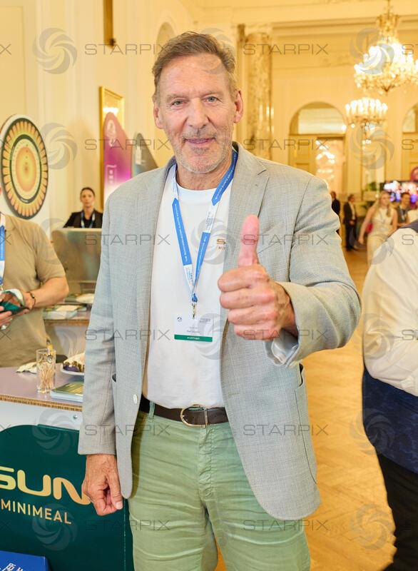 Red Carpet und Inndoor  Teil II - 20. Austrian World Summit Hofburg Wien