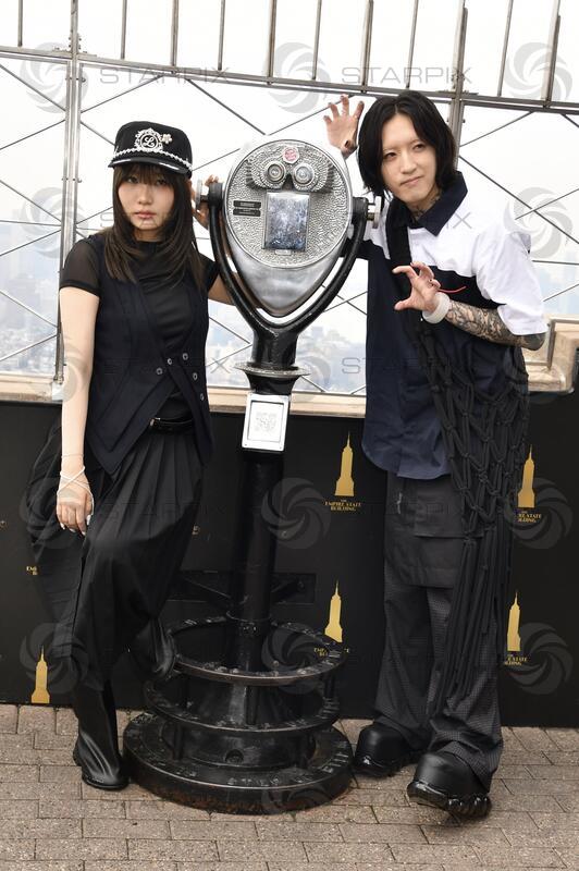 Yoasobi visit the Empire State Building