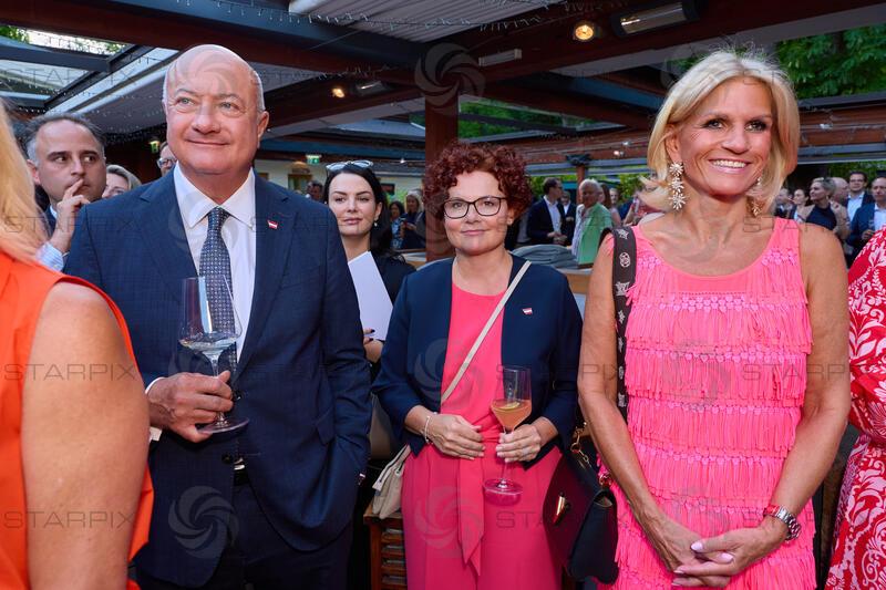 Copyright: Starpix / A. Tuma, 03.07.2026 Wien , Christian STOCKER , ,Elisabeth ZEHETNER, Kathrin Zierhut-Kunz ( ZIERHUT KUNZ) Sommerfest von Grünberger & Partner und Geburtstagfest  im Klee am Hanslteich