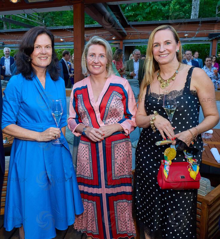 Copyright: Starpix / A. Tuma, 03.07.2026 Wien ,    Bettina STELZER WÖGERER , Susanne RAAB, Maria GROßBAUER,   Sommerfest von Grünberger & Partner und Geburtstagfest  im Klee am Hanslteich