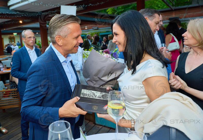 Copyright: Starpix / A. Tuma, 03.07.2026 Wien , Wolfgang HATTMANNSDORFER, Silvia GRÜNBERGER, ,Sommerfest von Grünberger & Partner und Geburtstagfest  im Klee am Hanslteich