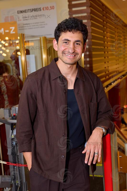 Copyright: Starpix / A. Tuma, 07.07.2026 Wien ,  Amir EL-MASRY, , Portrait, Kinopremiere von " The Stories" im Gartenbaukino Wien