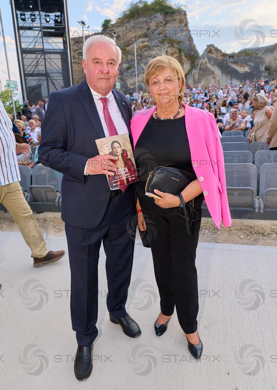 Copyright: Starpix / A. Tuma, 15.07.2026 St. Margarethen , Hermann  und Marianne SCHÜTZENHÖFER,    Premiere Oper im Steinbruch St. Margarethen "Tosca"Premiere Oper im Steinbruch St. Margarethen "Tosca"