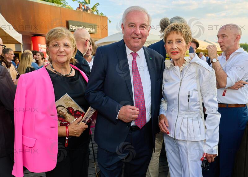 Copyright: Starpix / A. Tuma, 15.07.2026 St. Margarethen , Hermann  und Marianne SCHÜTZENHÖFER,    Ingrid KOROSEC  ,  Premiere Oper im Steinbruch St. Margarethen "Tosca"Premiere Oper im Steinbruch St. Margarethen "Tosca"