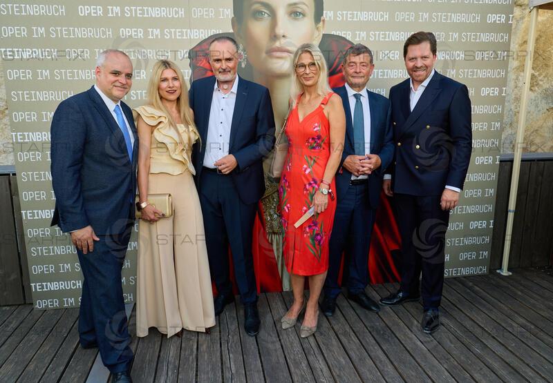 Copyright: Starpix / A. Tuma, 15.07.2026 St. Margarethen ,  Matthias GRÜN,  Hans Peter DOSKOZIL und Frau Julia  ,  Stefan OTTRUBAY und Petra MAYER, Daniel SERAFIN,  Premiere Oper im Steinbruch St. Margarethen "Tosca"Premiere Oper im Steinbruch St. Margarethen "Tosca"