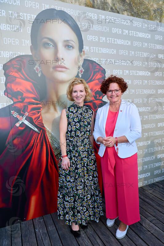 Copyright: Starpix / A. Tuma, 15.07.2026 St. Margarethen ,   Eva Maria HOLZLEITNER, Elisabeth ZEHETNER,   ,  Premiere Oper im Steinbruch St. Margarethen "Tosca"Premiere Oper im Steinbruch St. Margarethen "Tosca"