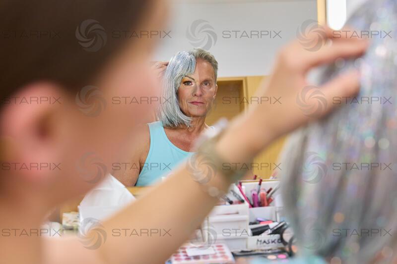 Copyright: Starpix / A. Tuma, 16.07.2026 Mörbisch, Alfons HAIDER wird geschminkt, halb Haider halb Rolle,  Premiere von "Ein Käfig voller Narren" Seefestspiele Mörbisch