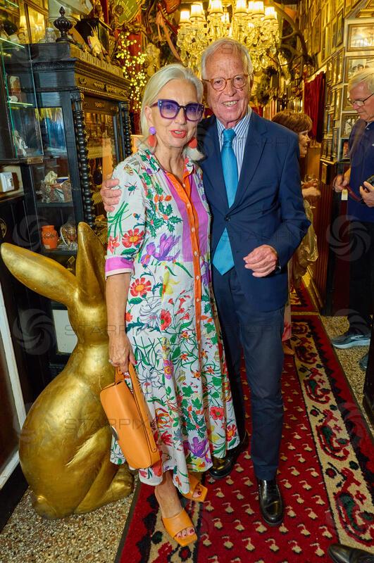 Copyright: Starpix / A. Tuma, 27.07.2026 Deutsch Wagram  ,  Martina und Werner FASSLABEND,   Verleihung des Goldenen Johann Strauss 2026  im Marchfelderhof an Helga Papouschek