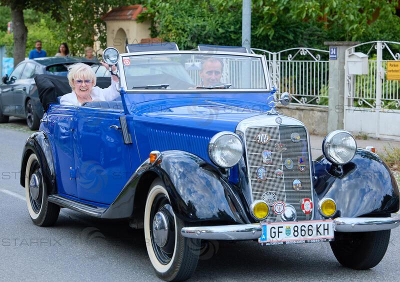 Copyright: Starpix / A. Tuma, 27.07.2026 Deutsch Wagram  ,   Helga PAPOUSCHEK, Verleihung des Goldenen Johann Strauss 2026  im Marchfelderhof an Helga Papouschek