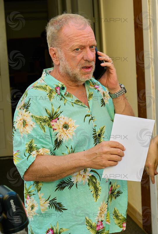 Copyright: Starpix / A. Tuma,  30.07.2026 Stockerau, Reinhard NOWAK, telefoniert,   Premiere von " Ein Sommernachtstraum " Festspiele Stockerau   