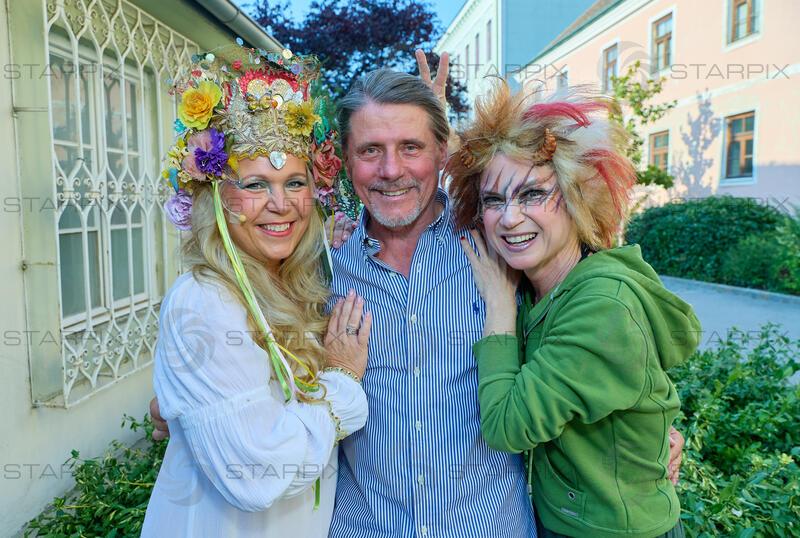 Copyright: Starpix / A. Tuma,  30.07.2026 Stockerau, Susanna HIRSCHLER, Christian SPATZEK,  Caroline VASICEK, ,  Premiere von " Ein Sommernachtstraum " Festspiele Stockerau   