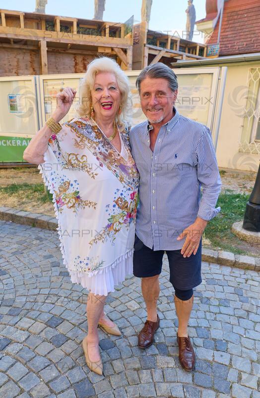 Copyright: Starpix / A. Tuma,  30.07.2026 Stockerau,    Birgit SARATA, Christian SPATZEK,  Premiere von " Ein Sommernachtstraum " Festspiele Stockerau   