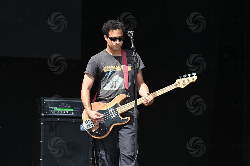 Warmduscher performing at Preston Park in Brighton