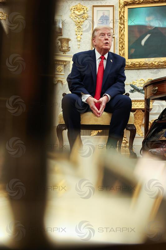 Trump hosts Lifeguard Ryder Williams in the Oval Office