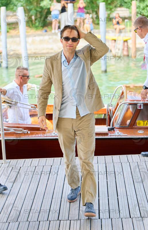 Robert PATTINSON, Ankunft von Stars am Lido - Casino Tag 4