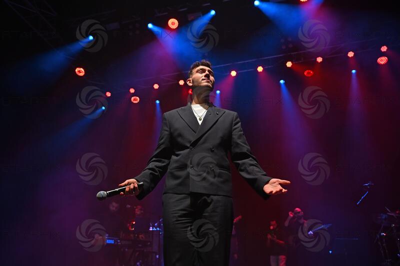 Al Shami performing at Shepherd’s Bush Empire