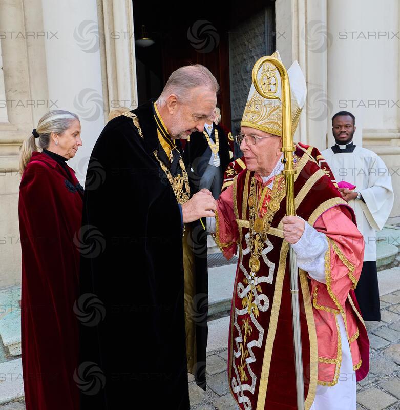     Festliche Investiture St. Georgs Orden in der Salesianerinnenkirche Wien